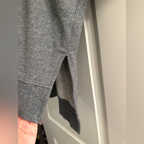 Calvin Klein Sweatshirt - Picture 2 of 5